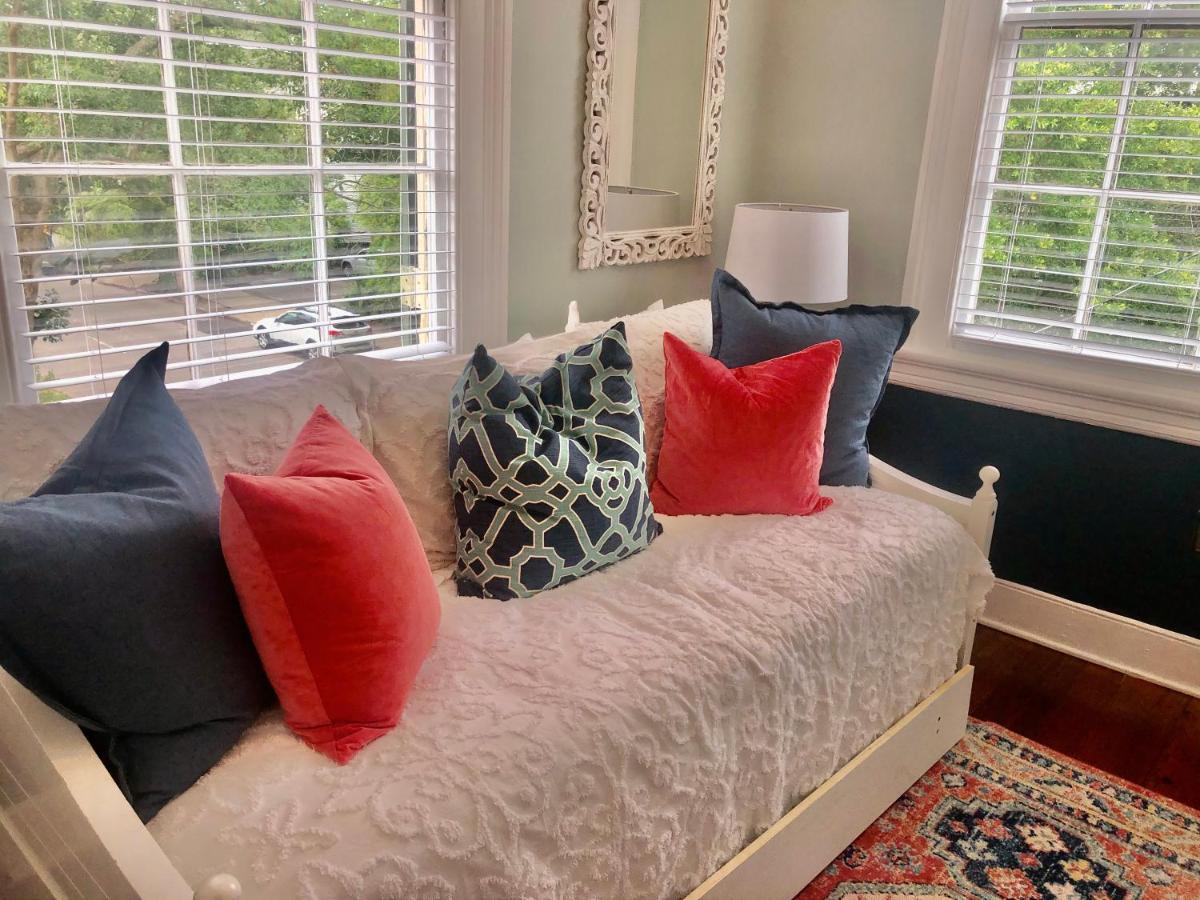 Daybed With Trundle In The Beautiful Ashley Inn 4 Blocks From King St Charleston Dış mekan fotoğraf